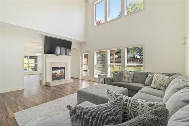 2868 Rolling Downs Way, Loganville, GA 30052