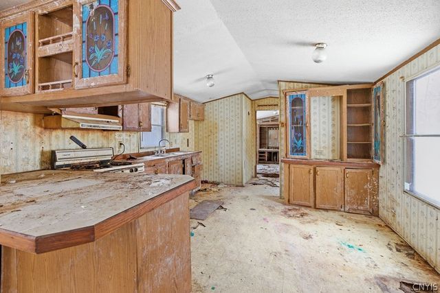 7 Cowpath Road, Granby, NY 13069