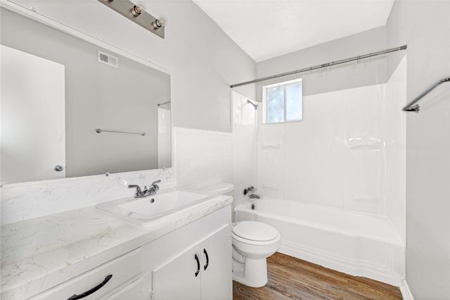 1200 Carolyn Ct 18, Houston, TX 77338