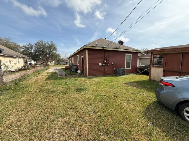3513 Thomas Boulevard, Port Arthur, TX 77642