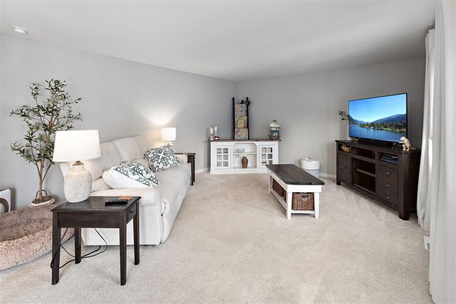 518 Dogwood Lane, Watervliet, MI 49098