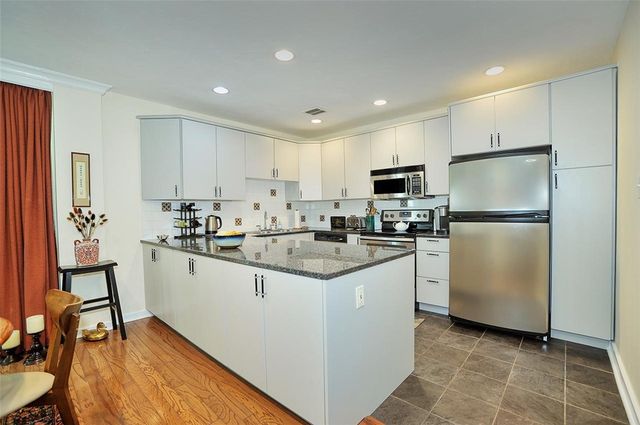 5100 5th Ave 519, Shadyside, PA 15232