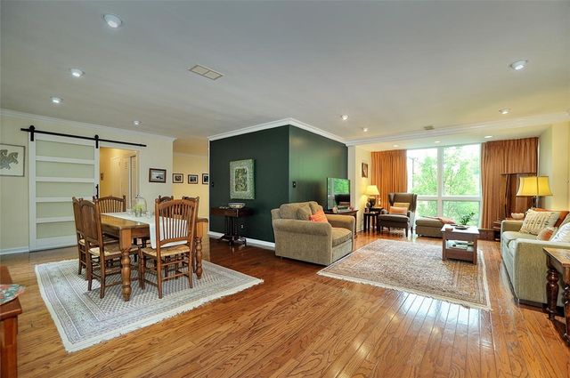5100 5th Ave 519, Shadyside, PA 15232