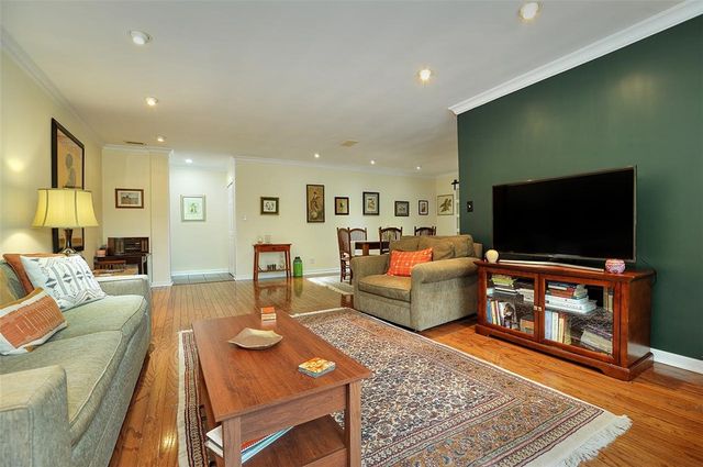5100 5th Ave 519, Shadyside, PA 15232