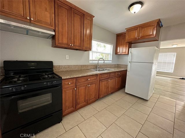 939 E D Street, Ontario, CA 91764