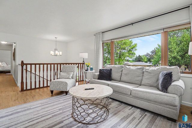 4213 S Hickory Hill Rd Road, Sioux Falls, SD 57103