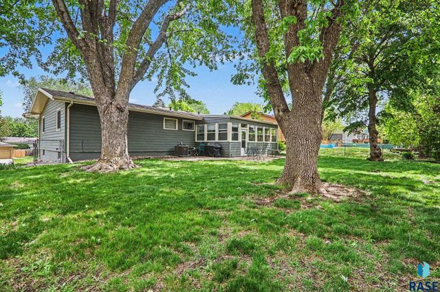 4213 S Hickory Hill Rd Road, Sioux Falls, SD 57103