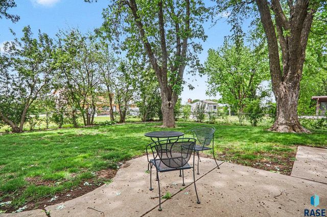 4213 S Hickory Hill Rd Road, Sioux Falls, SD 57103