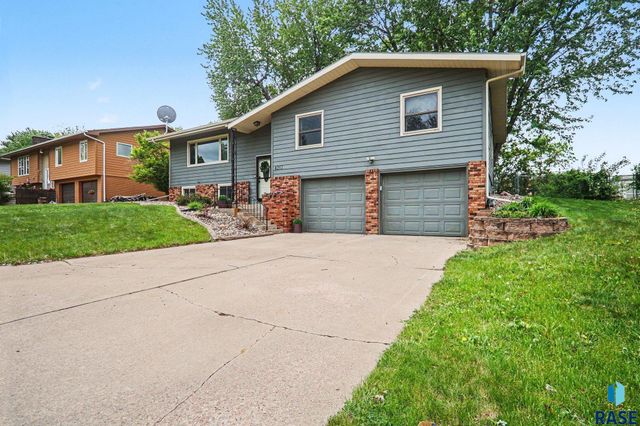 4213 S Hickory Hill Rd Road, Sioux Falls, SD 57103