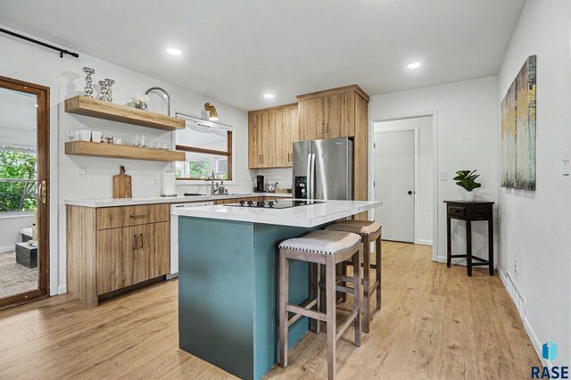 4213 S Hickory Hill Rd Road, Sioux Falls, SD 57103