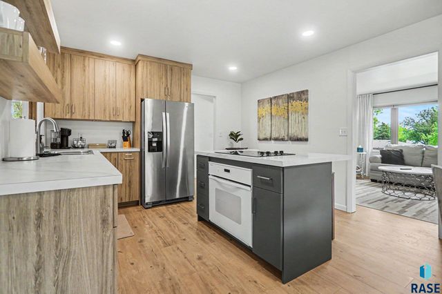 4213 S Hickory Hill Rd Road, Sioux Falls, SD 57103