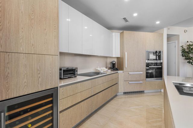 3100 N Ocean Drive H-1209, Singer Island, FL 33404