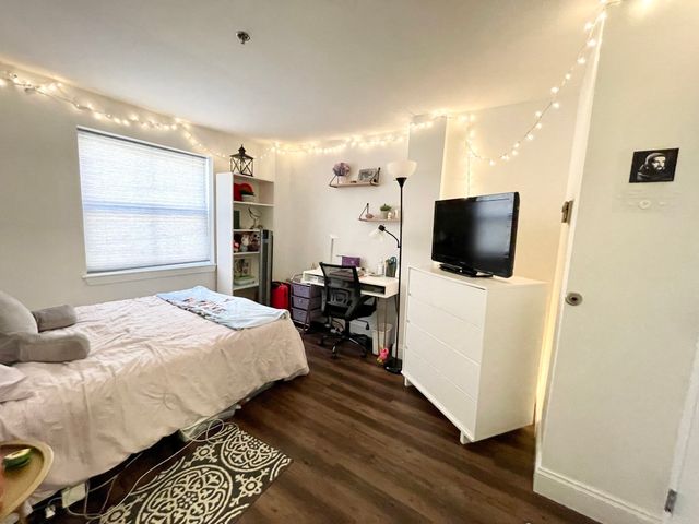 1 Pine St B, Boston, MA 02111