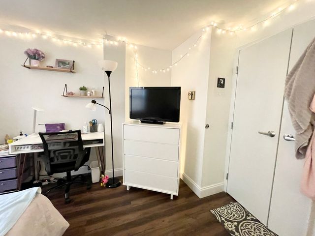 1 Pine St B, Boston, MA 02111