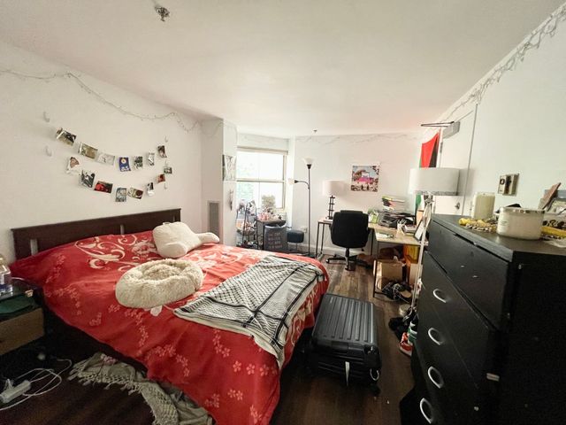 1 Pine St B, Boston, MA 02111