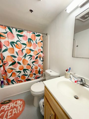1 Pine St B, Boston, MA 02111
