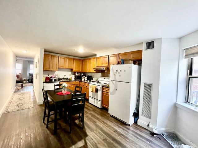 1 Pine St B, Boston, MA 02111