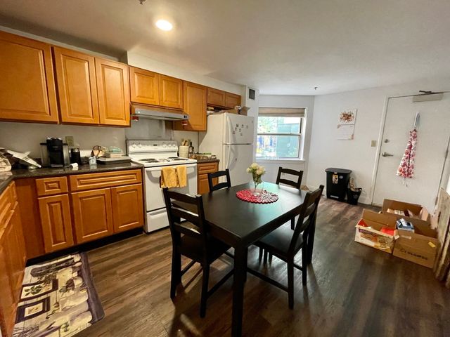 1 Pine St B, Boston, MA 02111