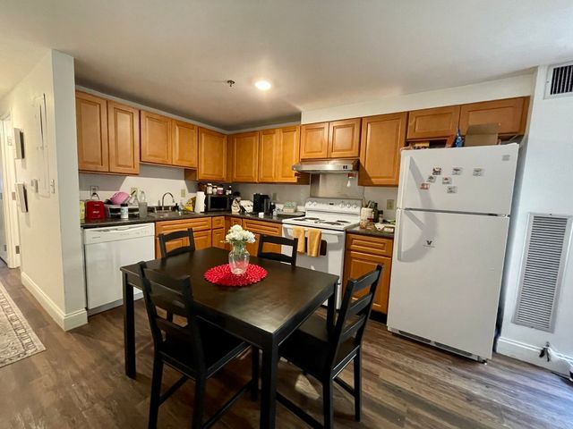1 Pine St B, Boston, MA 02111