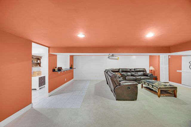 2600 E 73rd Avenue, Merrillville, IN 46410