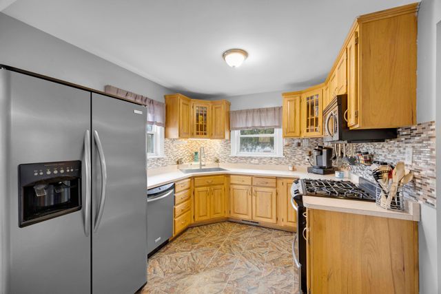 2600 E 73rd Avenue, Merrillville, IN 46410