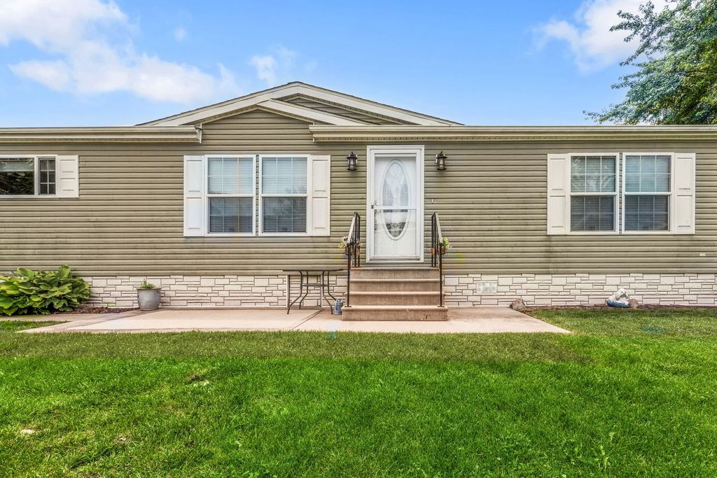 242 Fox Lane, Belvidere, IL 61008
