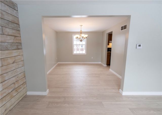 855 2nd Ave, Economy, PA 15042