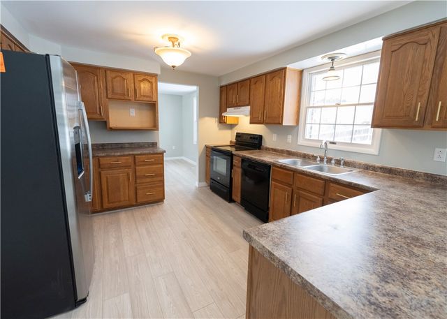 855 2nd Ave, Economy, PA 15042