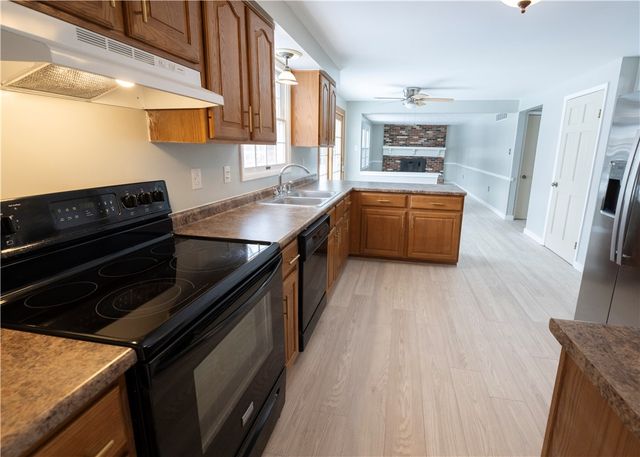 855 2nd Ave, Economy, PA 15042