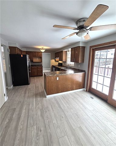 855 2nd Ave, Economy, PA 15042