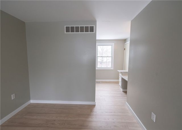 855 2nd Ave, Economy, PA 15042