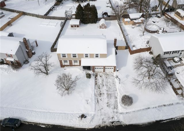 855 2nd Ave, Economy, PA 15042