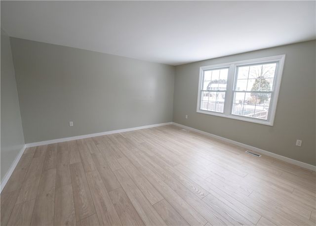 855 2nd Ave, Economy, PA 15042