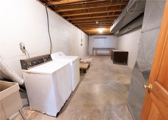 855 2nd Ave, Economy, PA 15042