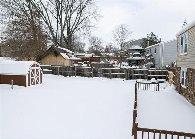 855 2nd Ave, Economy, PA 15042