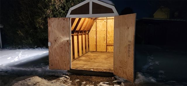 855 2nd Ave, Economy, PA 15042