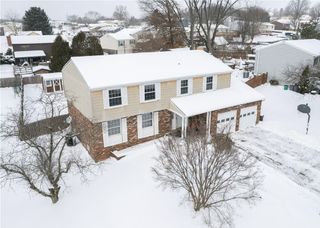 855 2nd Ave, Economy, PA 15042