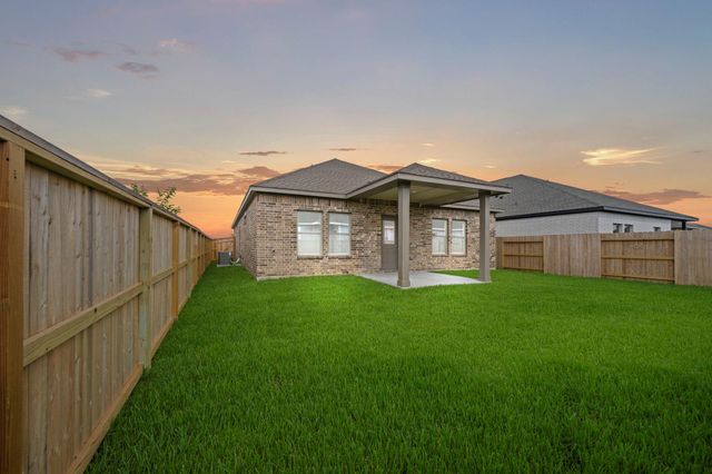 3502 Atlas Point Lane, Angleton, TX 77515