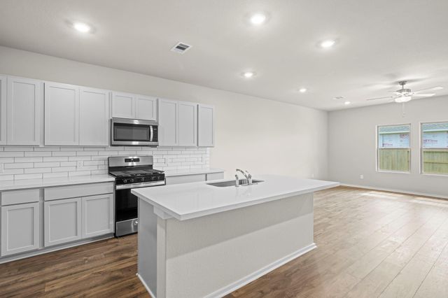 3502 Atlas Point Lane, Angleton, TX 77515