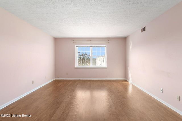 281 El Conquistador Pl, Louisville, KY 40220