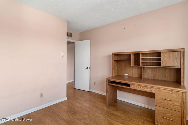 281 El Conquistador Pl, Louisville, KY 40220