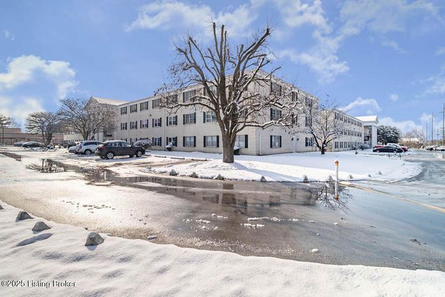 281 El Conquistador Pl, Louisville, KY 40220