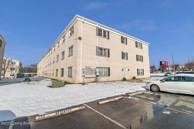 281 El Conquistador Pl, Louisville, KY 40220