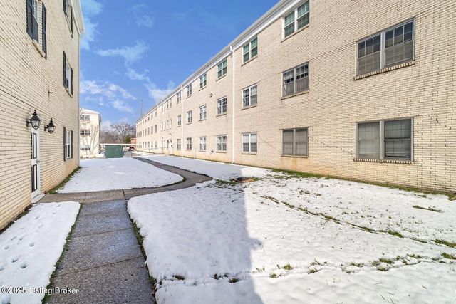 281 El Conquistador Pl, Louisville, KY 40220