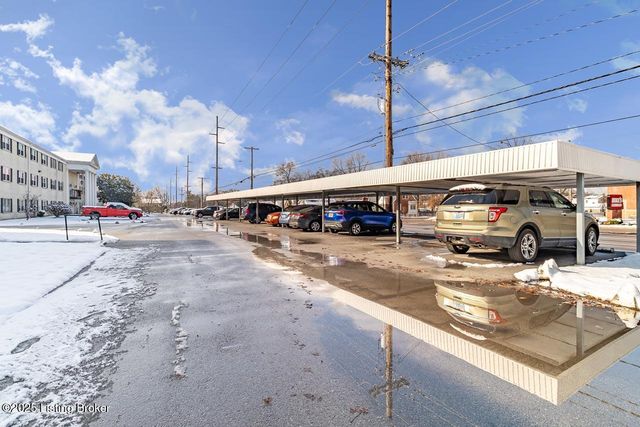 281 El Conquistador Pl, Louisville, KY 40220