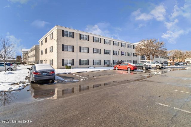 281 El Conquistador Pl, Louisville, KY 40220