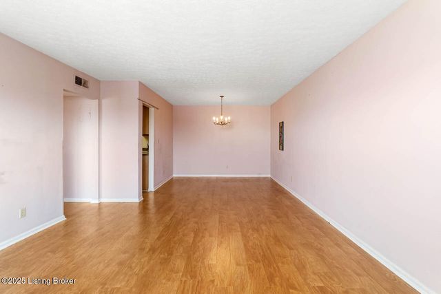 281 El Conquistador Pl, Louisville, KY 40220