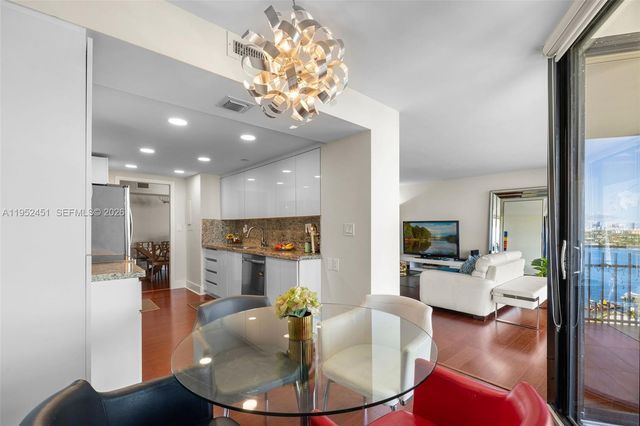 4000 Towerside Ter 2005, Miami, FL 33138