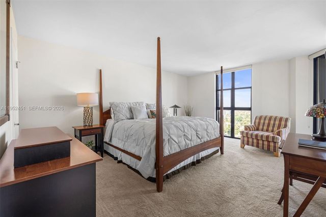 4000 Towerside Ter 2005, Miami, FL 33138