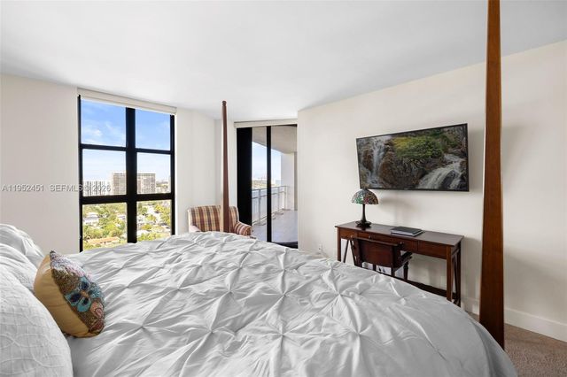 4000 Towerside Ter 2005, Miami, FL 33138